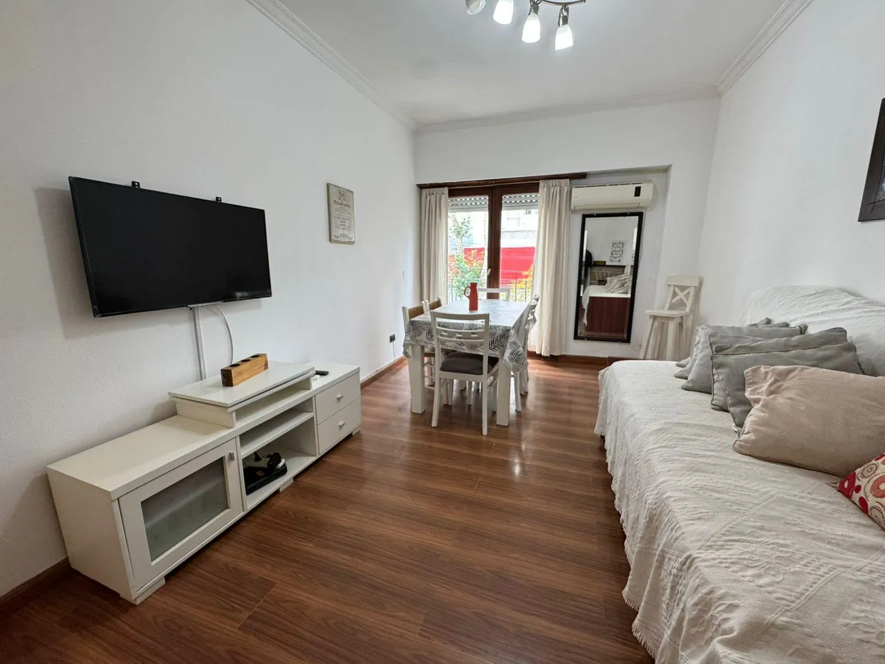 Departamento en Arenales al 2500