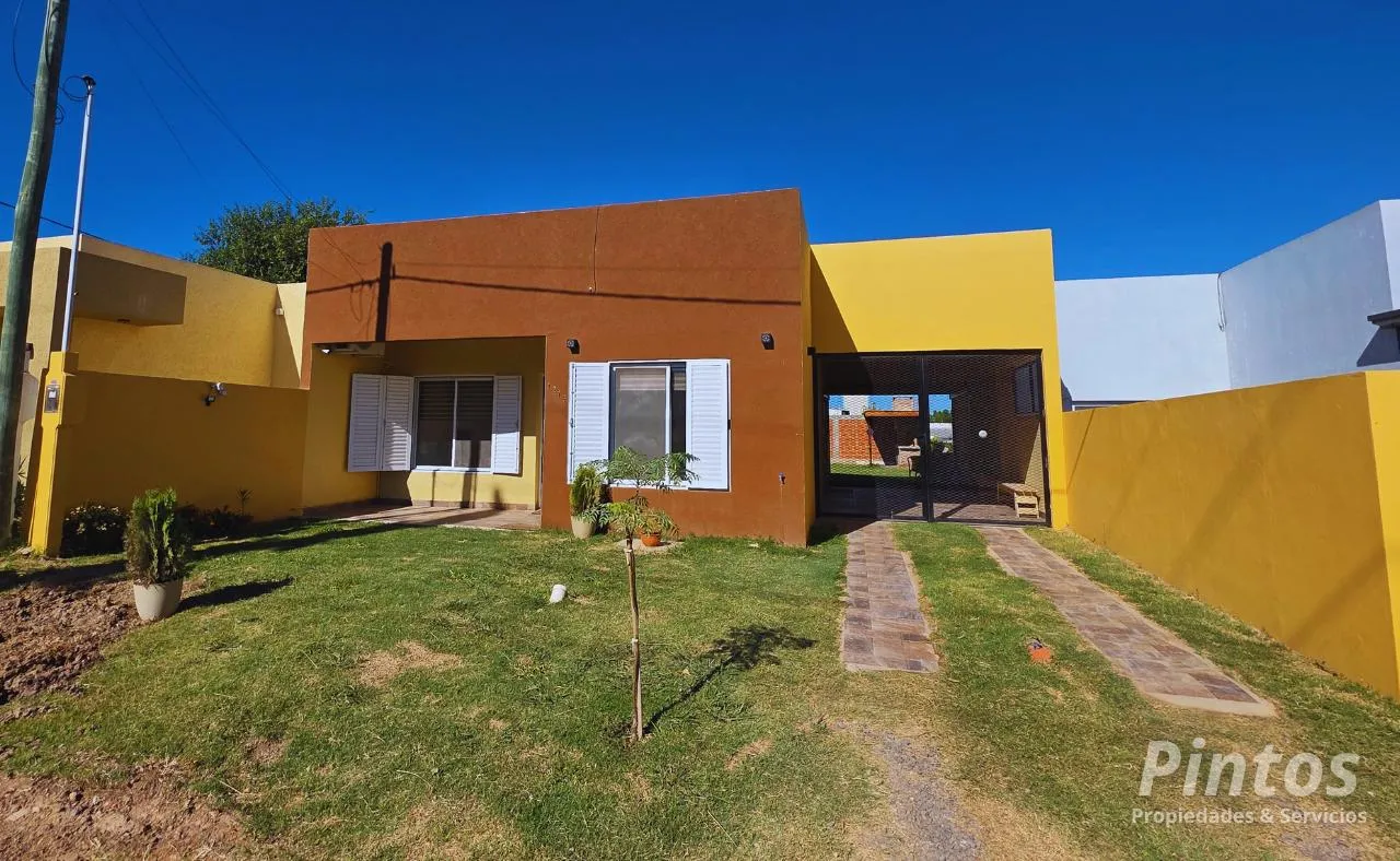 Casa en Sourigues e/ Alvear y 9 de Julio