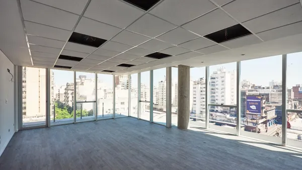 Oficina en Corrientes al 600