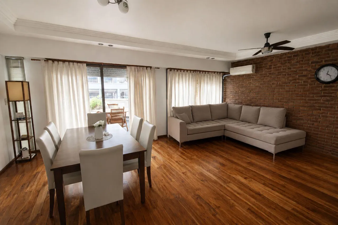 Departamento en Sitio de Montevideo al 1237 6°