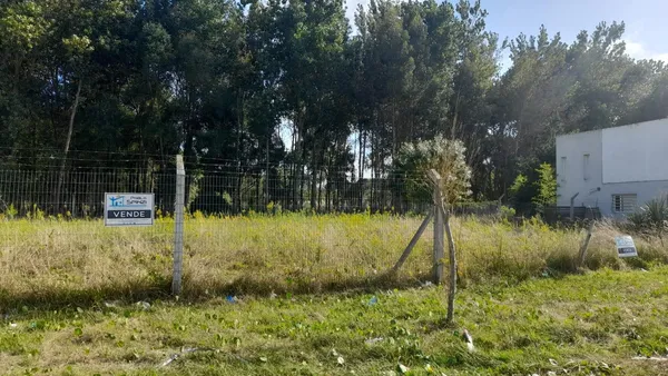Terreno en HERNANDEZ ENTRE CALLE 21 Y 23