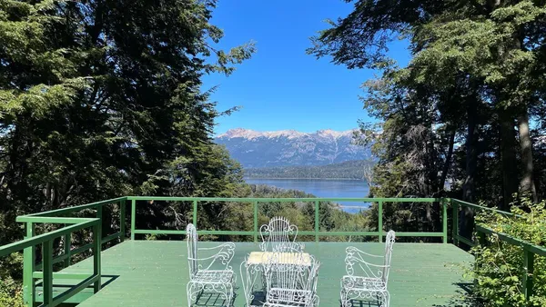 Casa en VENTA - Casa de estilo 5 amb con vista al lago, Lote 6000m2, Villa la Angostura