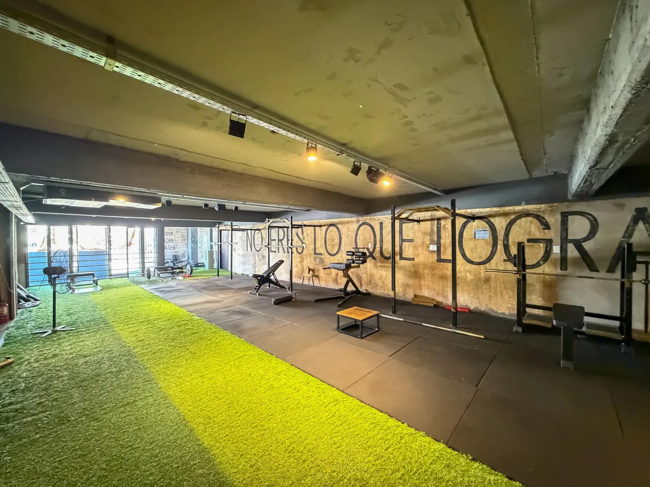 Local Comercial en Buenos Aires al 1400