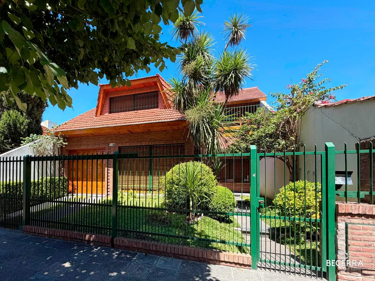 Casa en Massenet al 700