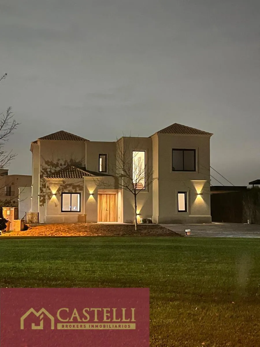 Casa en Ayres Plaza