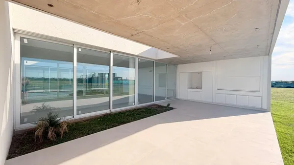 Casa en Av. Arturo Illia al 100