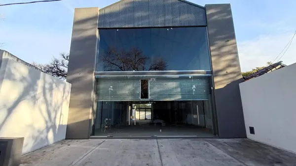 Local Comercial en 473 bis n 449 e/ 14A y Diag. Jorge Bell