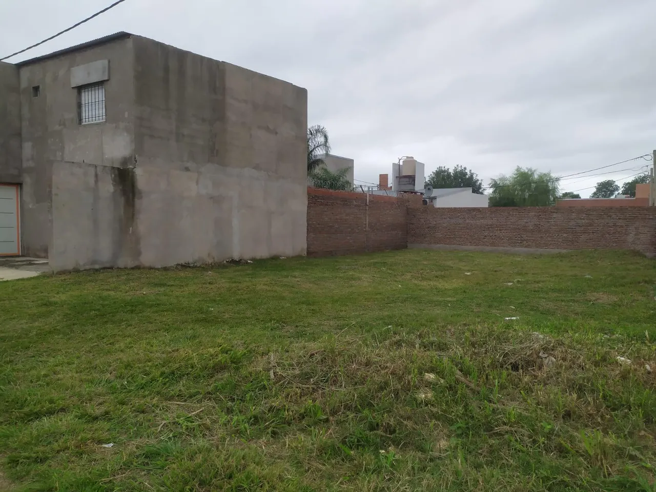 Terreno en Pje. Publico al 10400