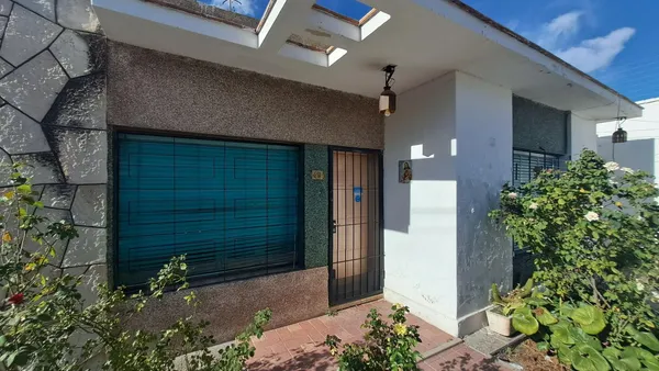 Casa en Emilio Civit 49 esq. Libertad, Maipú