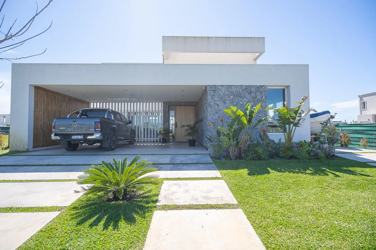 Casa en Costas, Puertos del Lago