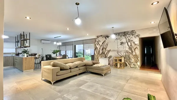 Casa en Necochea Bis al 400