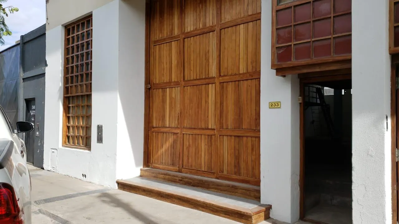 Galpon en Galpón en alquiler - Zona industrial - Rep. de Cuba y Juan B Justo
