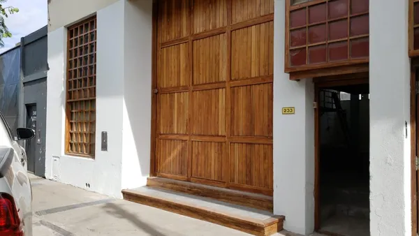 Galpon en Galpón en alquiler - Zona industrial - Rep. de Cuba y Juan B Justo