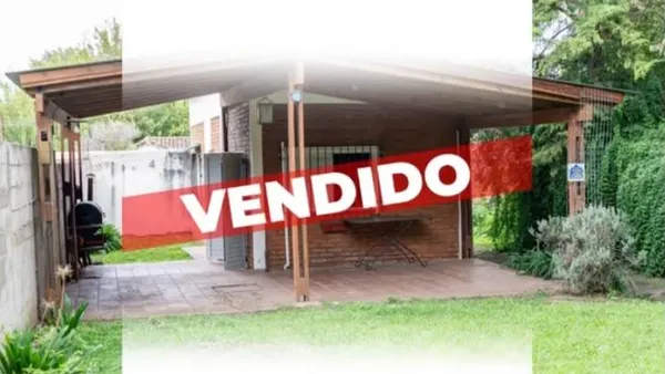 Casa en Mariano Moreno a metros de Av. Santa Teresa