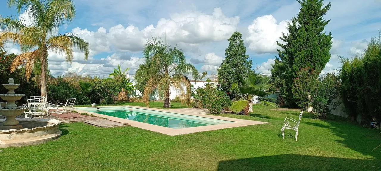 Casa en Lateral Sur Juan Jose Paso, entre Terrada y Vieytes.