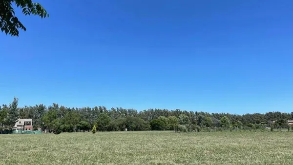 Terreno en Ruta 4 en la localidad de Los Cardales a 3 Km de la RN9 y del emprendimiento Sofitel en la Provincia de Buenos Aires, a 61 km de la Capital Federal.