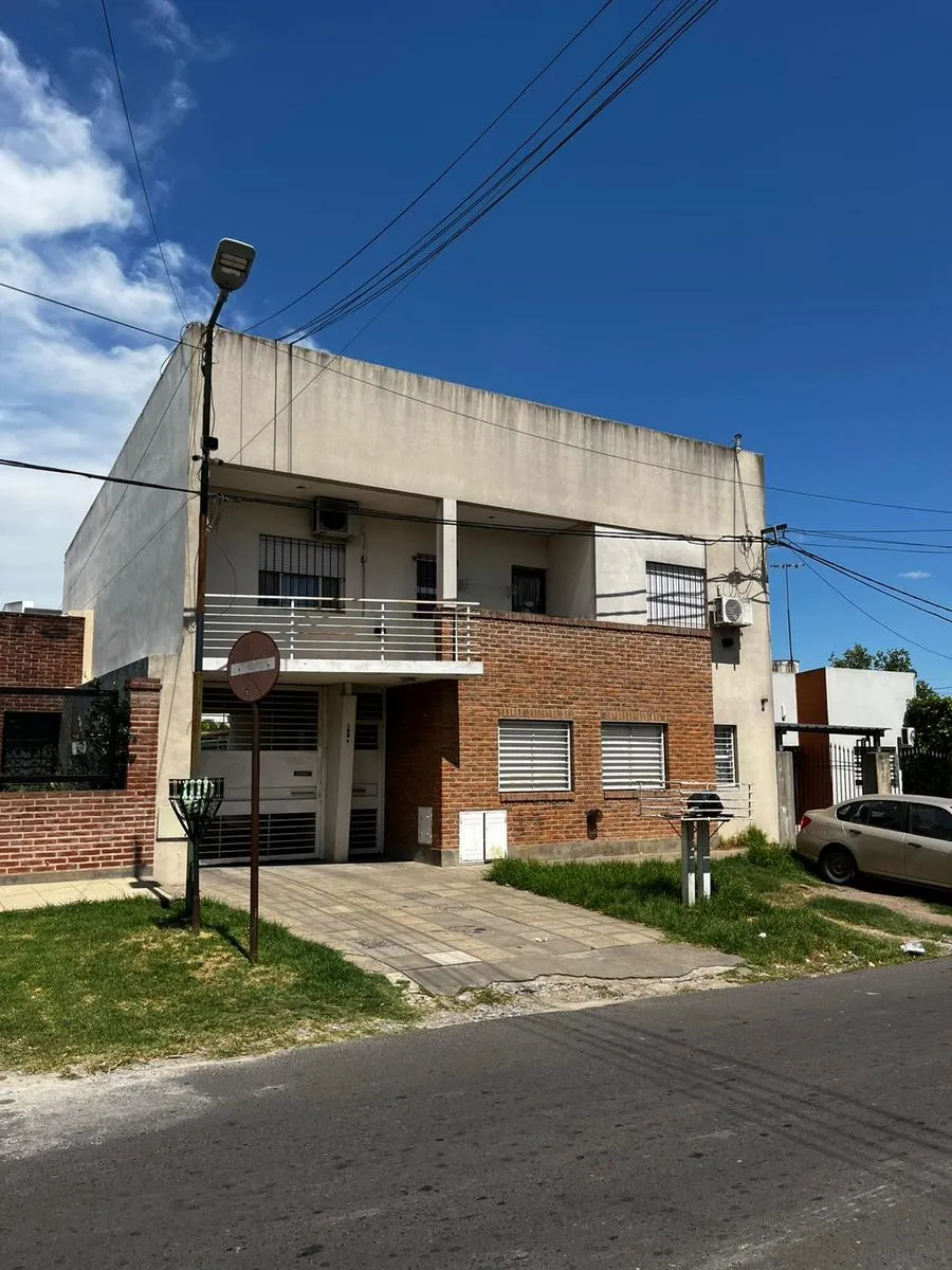 Casa en 44 entre 141 y 142