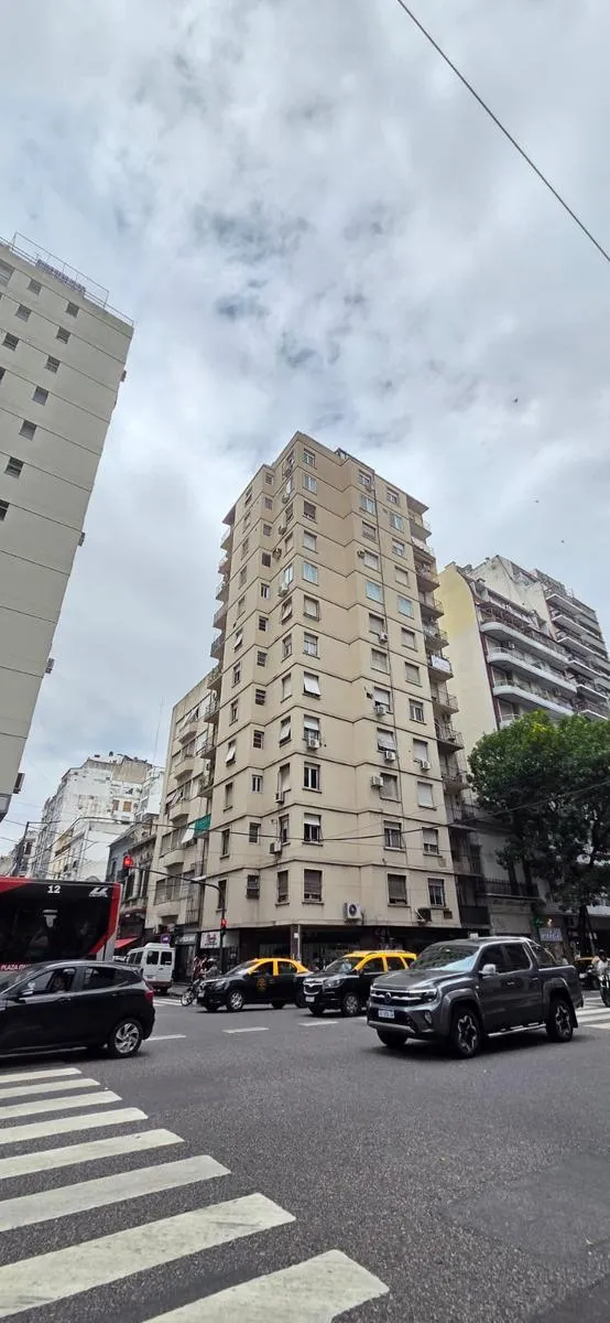 Departamento en Viamonte al 1700, CABA