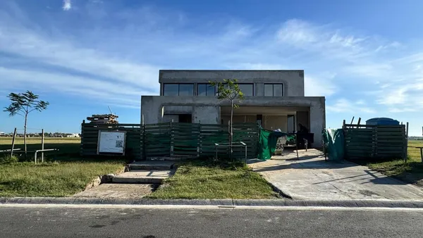 Casa en Av. de los Lagos