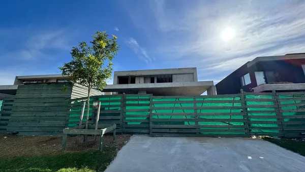 Casa en Av. de los Lagos
