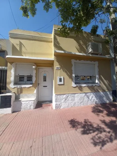 Casa en 12 de Octubre al 300