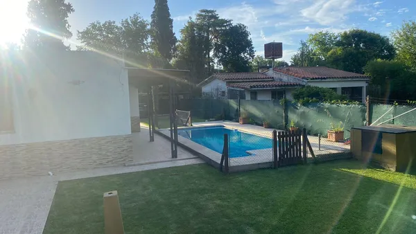 Casa en Gral. Mosconi al 1985