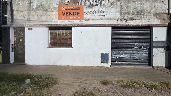 Local Comercial en 520 casi esquina 7
