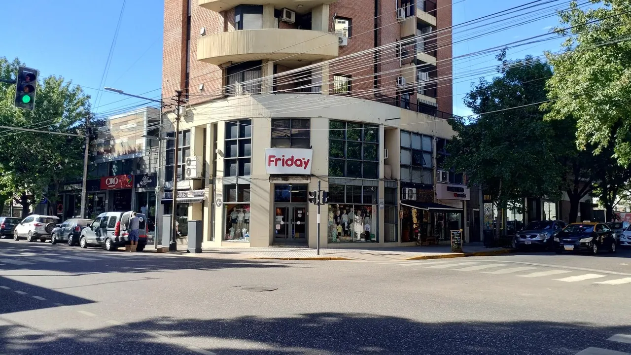 Local Comercial en Mendoza al 3700