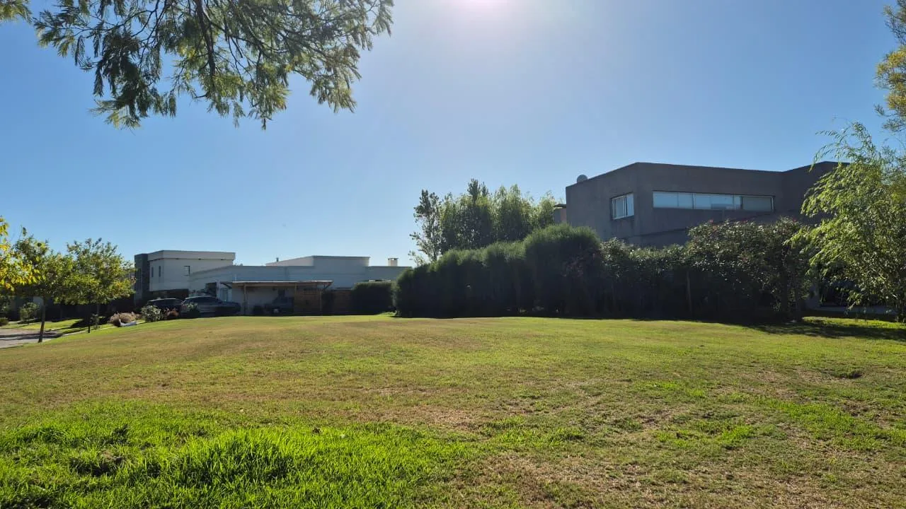 Terreno en VENTA Lote en esquina oN Canton Norte al 300