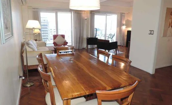 Departamento en Carlos Pellegrini al 1300