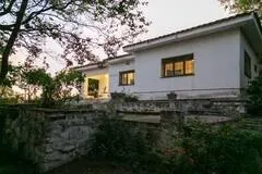 Casa en CASA EN VENTA EN SIQUIMAN CON TERRENO DE 3.883,47 m² VISTA A LAS SIERRAS Y PILETA