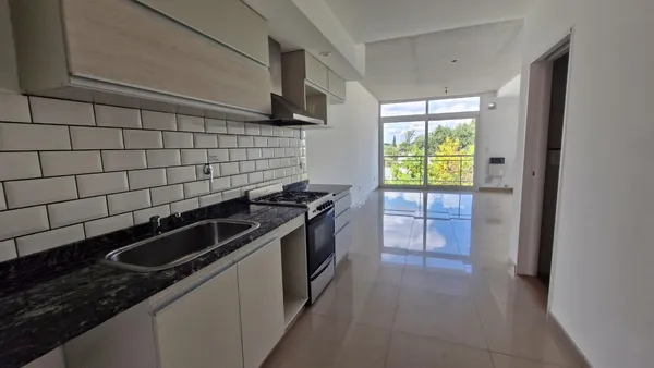 Departamento en Alsina al 500