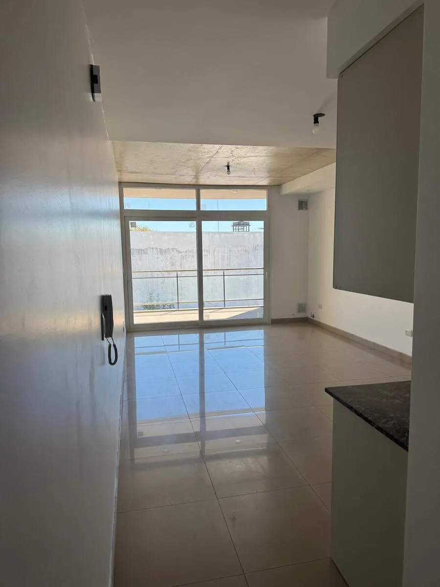 Departamento en Alsina al 500