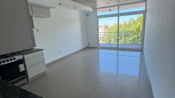 Departamento en Alsina al 500