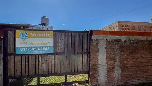 Terreno en Cjal. Larroca al 1600