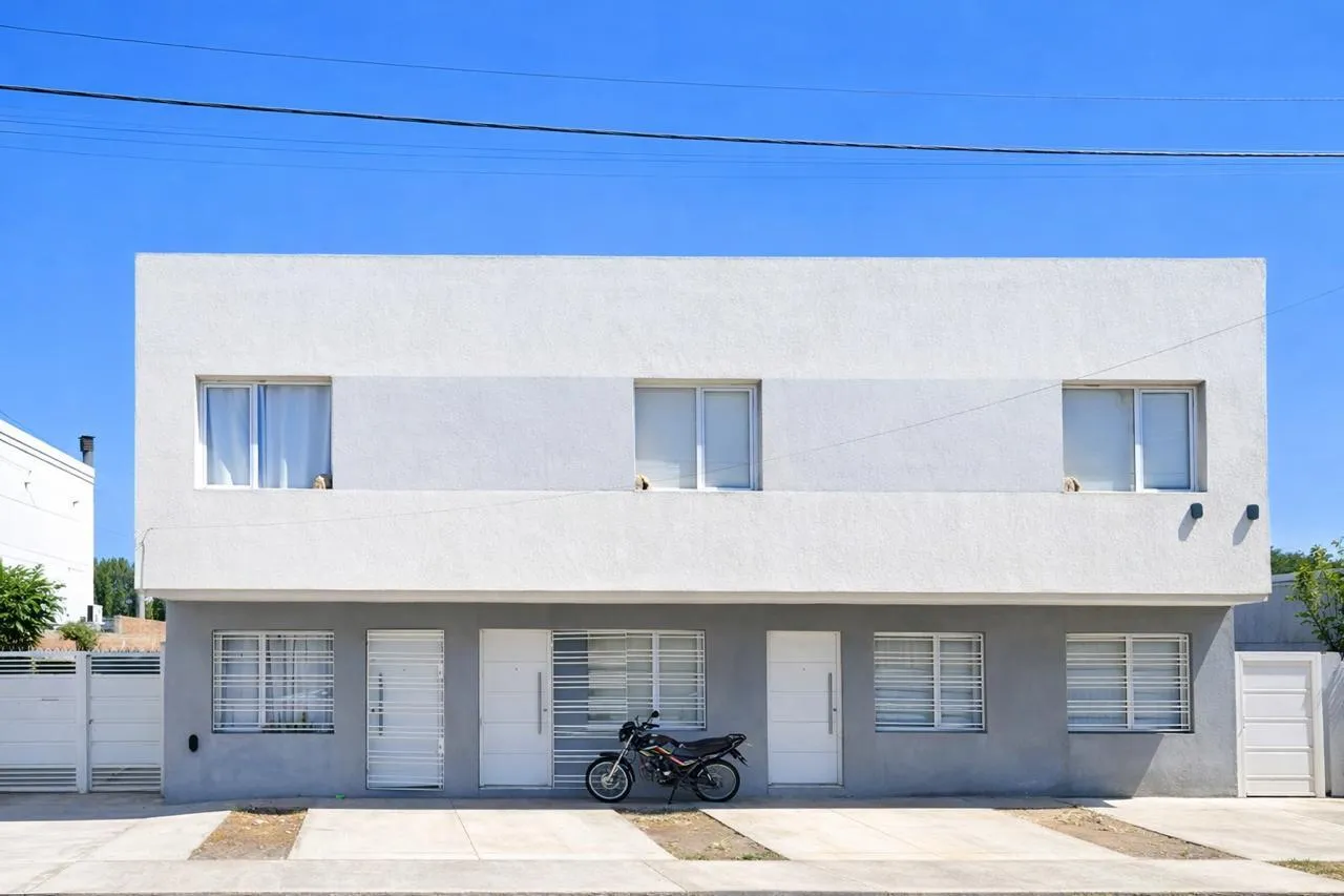 Casa en Venta Duplex 2 Dormitorios, Velez Sarfield, Plottier al 100