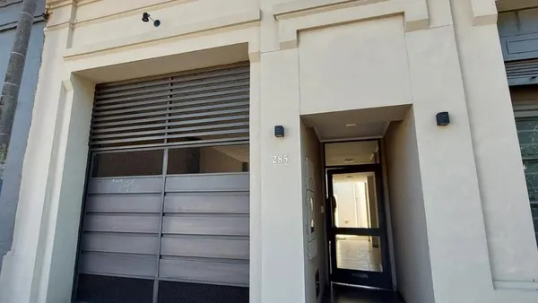 Departamento en Primera Junta al 200