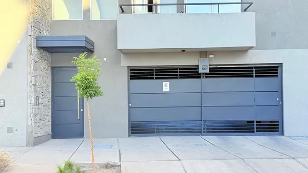 Casa en Los Alamos esquina Castellani