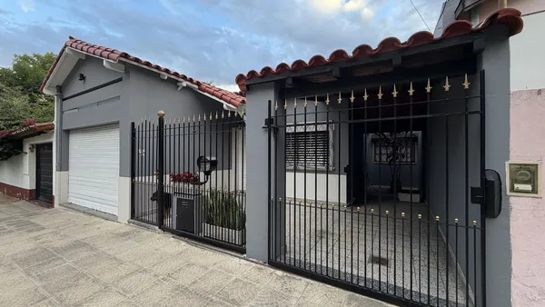 Casa en Casa en Venta en Lavalle al 2300