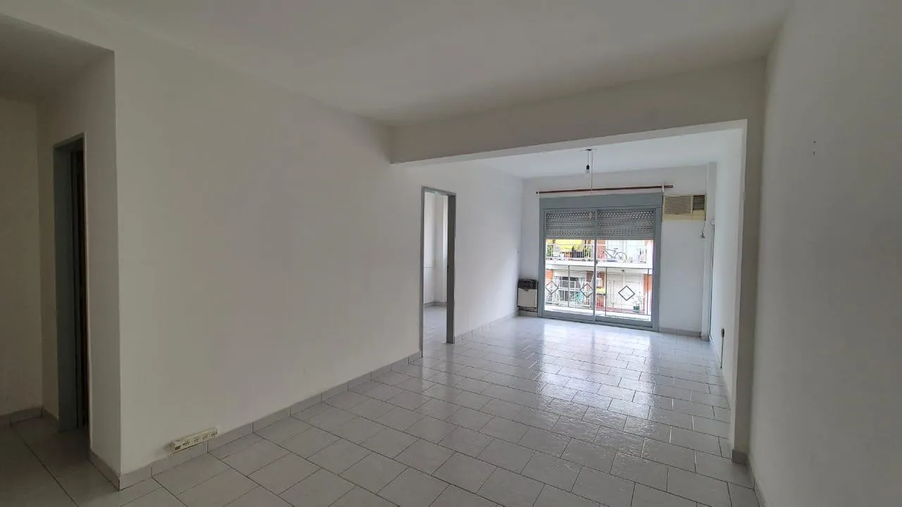 Departamento en Thames al 600