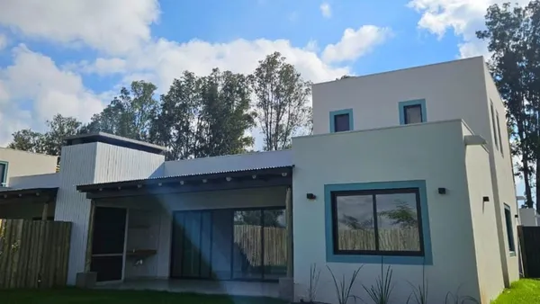 Casa en La Cercanía Housing