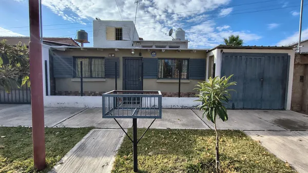 Casa en Los Girasoles, Barrio Rafael Santucci