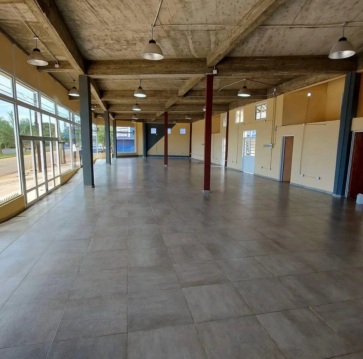 Local Comercial en Calle 140