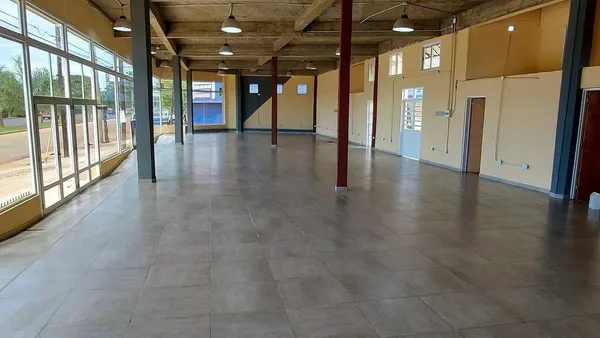 Local Comercial en Calle 140