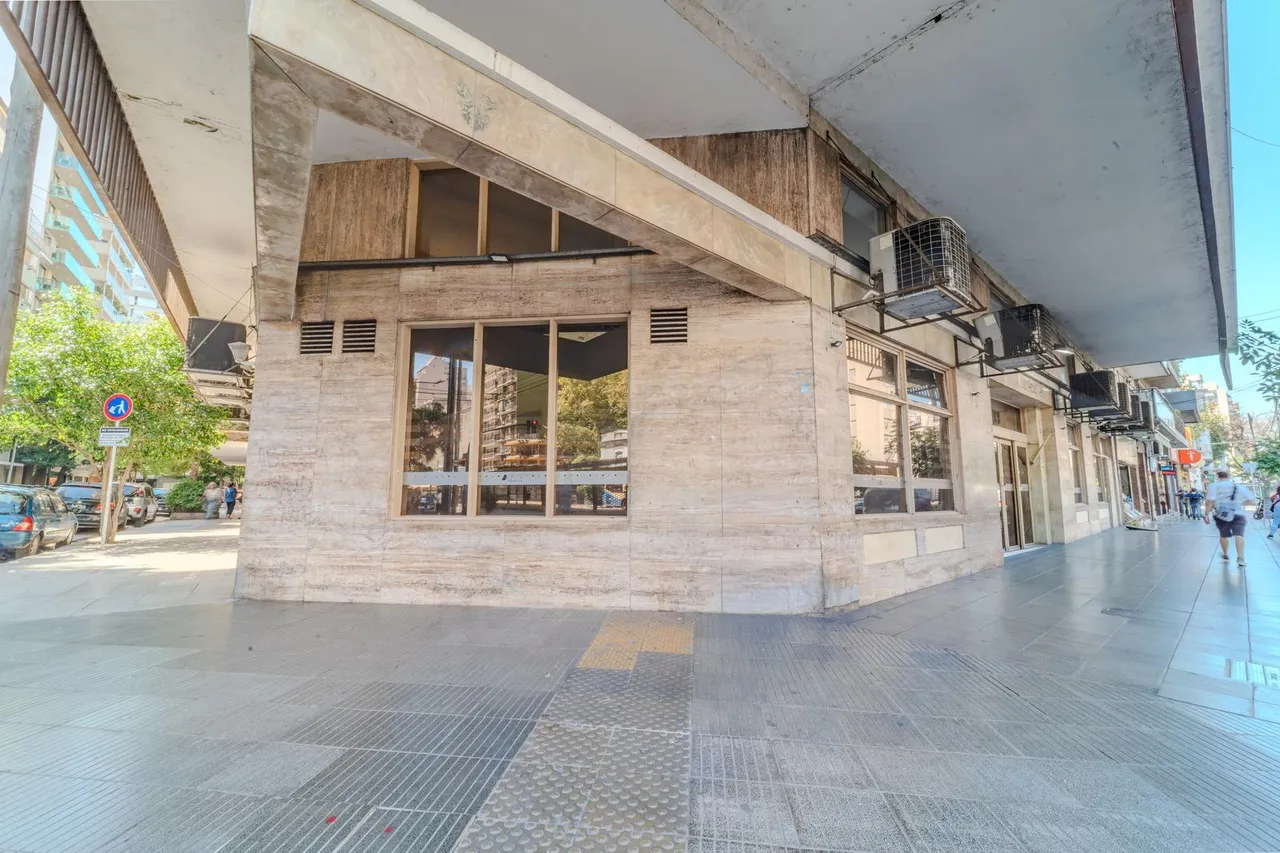 Local Comercial en Cabildo al 900