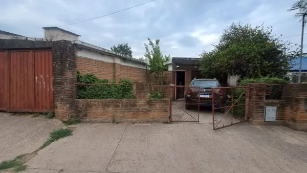 Casa en Pje Malvinas Argentinas al 200
