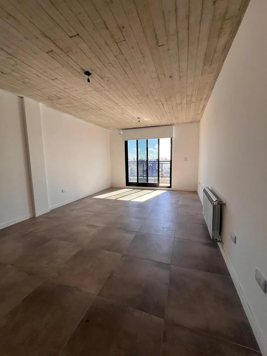 Departamento en Avenida Pellegrini al 1700