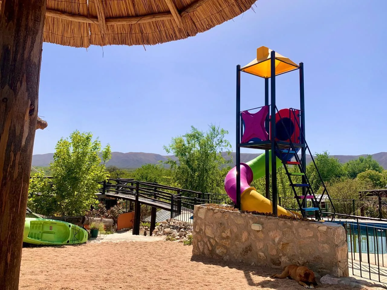 Casa en COMPLEJO EN VENTA EN COSQUIN 4 CABAÑAS + PILETA Y VISTA A LAS SIERRAS A 10 MIN DEL CENTRO DE COSQUIN