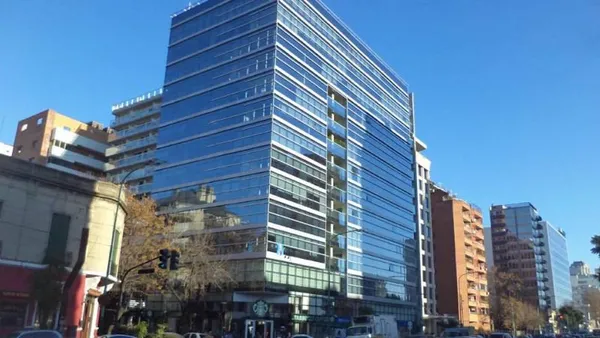Oficina en Av Libertador al 6200