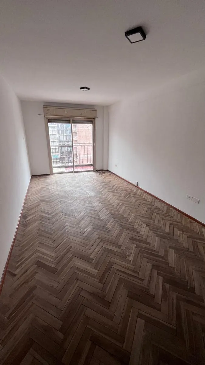 Departamento en corrientes al 1200